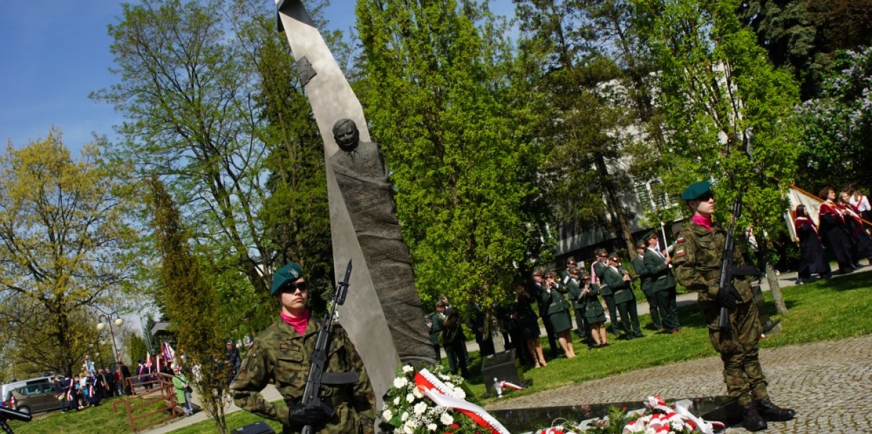 Uczcili pamięć ofiar mordu katyńskiego i katastrofy smoleńskiej