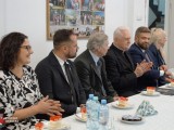 Grupa osób uczestniczących w wydarzeniu