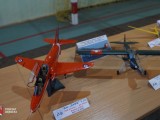 Modele samolotów na stoliku