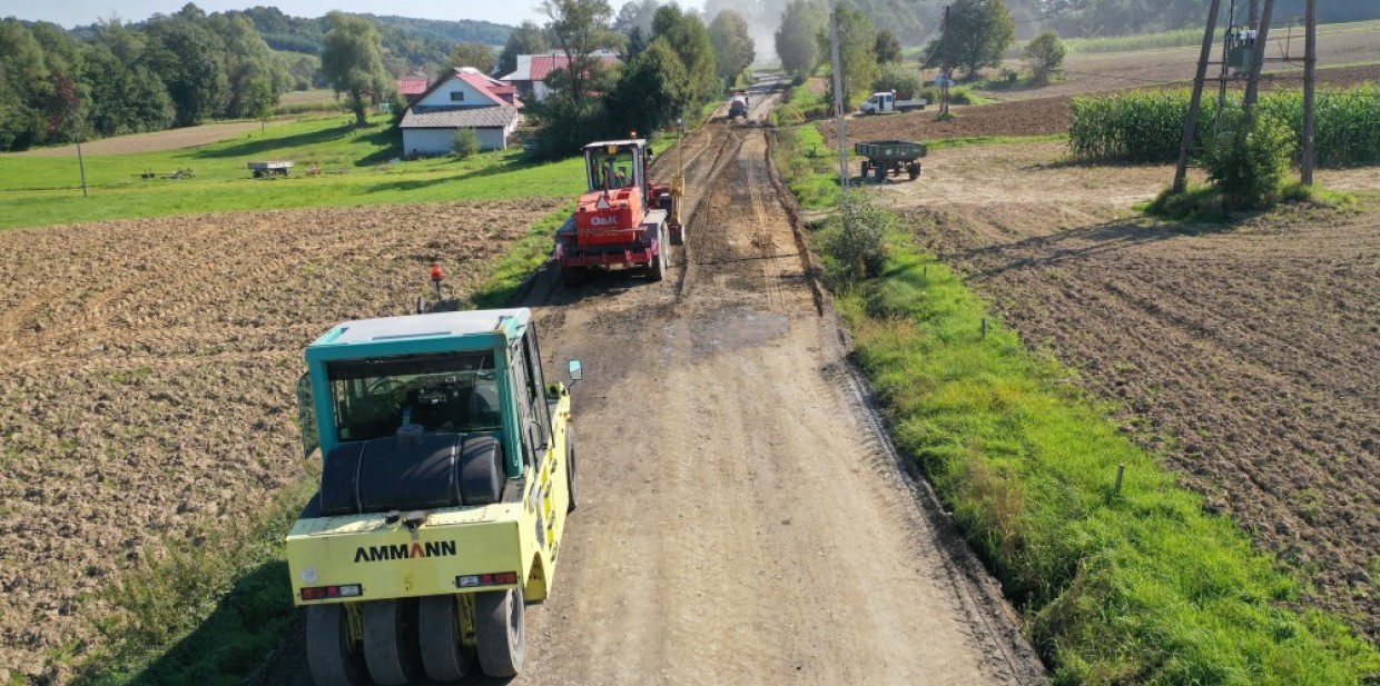 Trwają prace przy remoncie mostu w Bączałce oraz drogi Brzostek - Kamienica Górna – Smarżowa