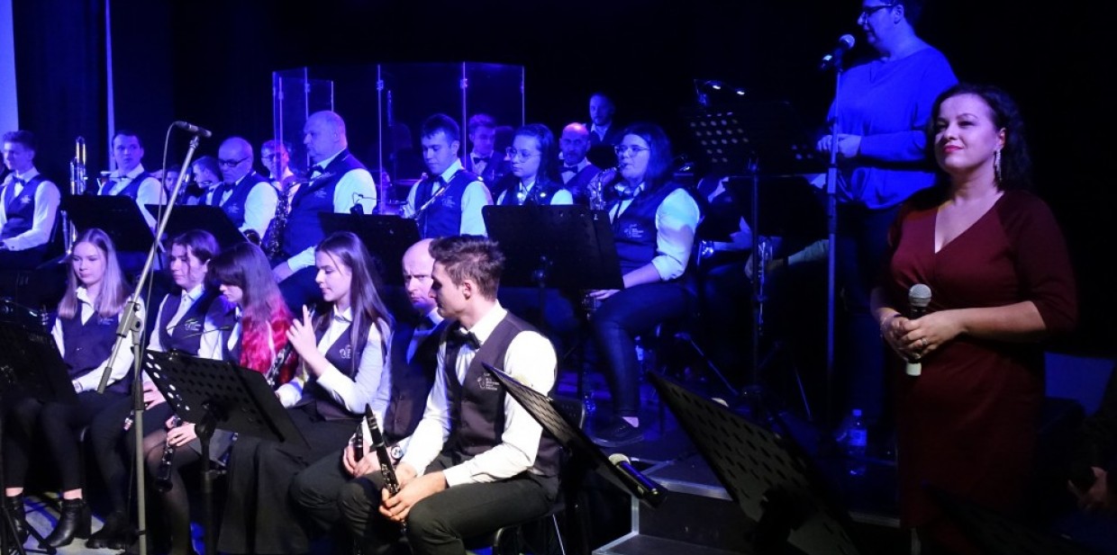 Orkiestra Dęta Gminy Żyraków koncertowała noworocznie w Zespole Szkół Specjalnych