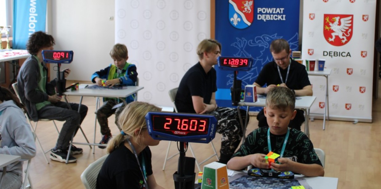 Mistrzowie Kostki Rubika ponownie rywalizowali w Dębicy